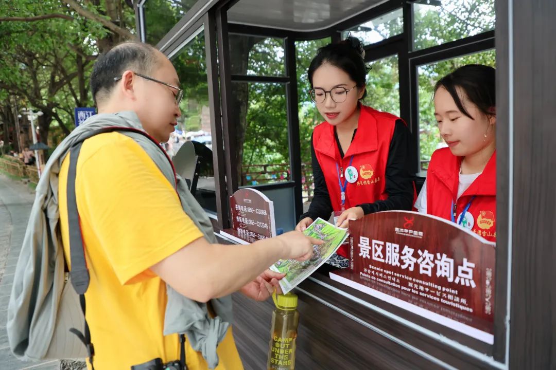 乐享暑期缤纷假日!西江千户苗寨景区持续丰富文旅供给 迎来暑假旅游热